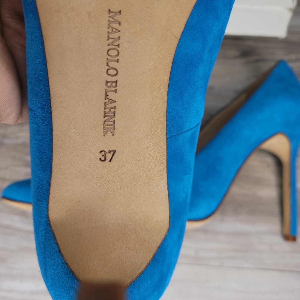Manolo Blahnik Turquoise Suede Heels - Picture 8 of 9